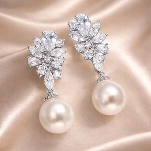 Classic Bridal Pearl Crystal Earrings